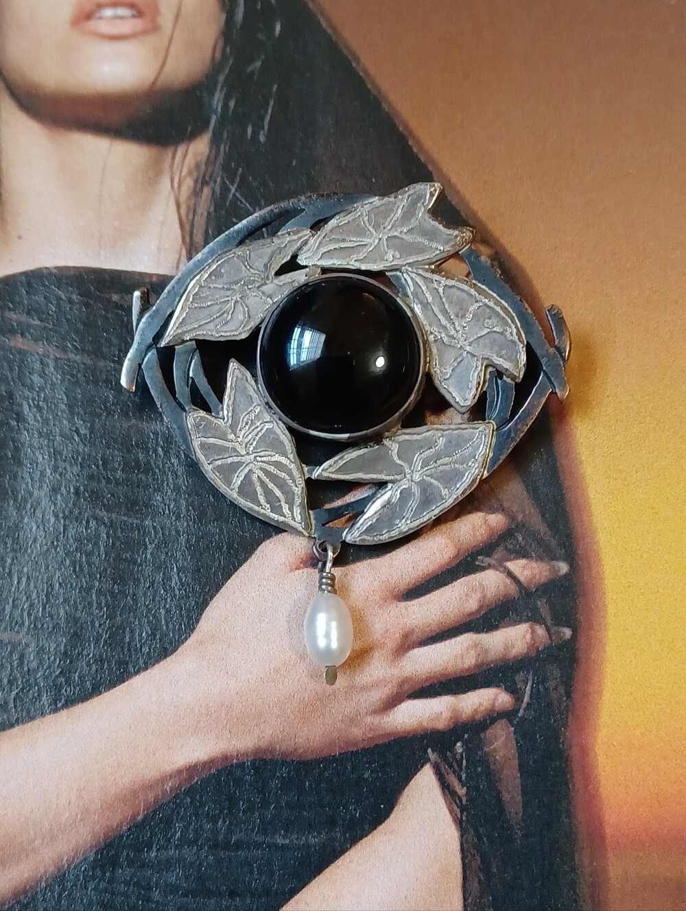 VTG 1991 Pat Garrett Signed Mixed Metal Sterling Silver Onyx Pearl Art Brooch ✨️